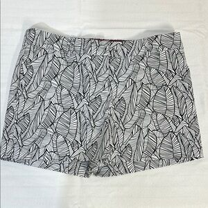 Dalia Black and White Bermuda Shorts with Geometric Pattern